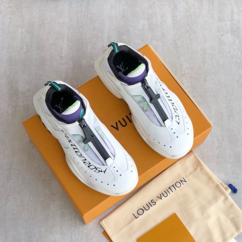 l**is V*t*n sneakers